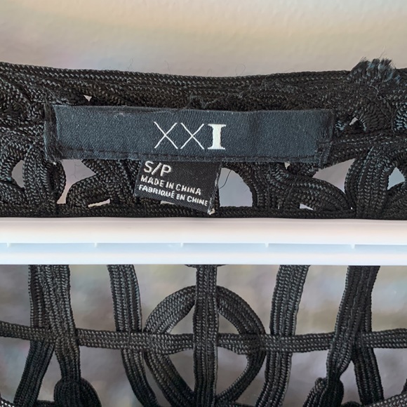 Black crochet top - Picture 2 of 3